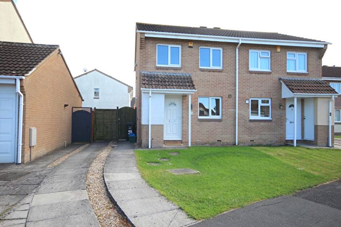 3 Bedroom Semi Detached House For Sale In Carlton Drive, Bridgwater, TA6