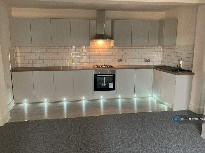 3 Bedroom Terraced House To Rent In Vivian Street, Ferndale, CF43