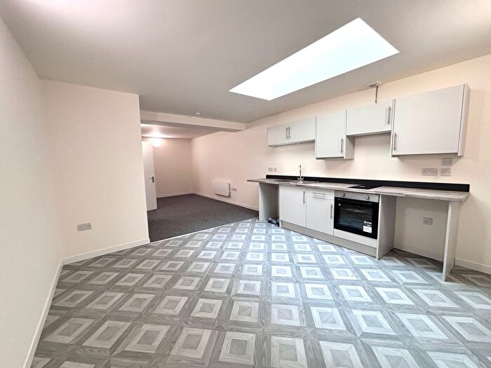 3 Bedroom Flat To Rent In Clarendon Street, Hull, HU3