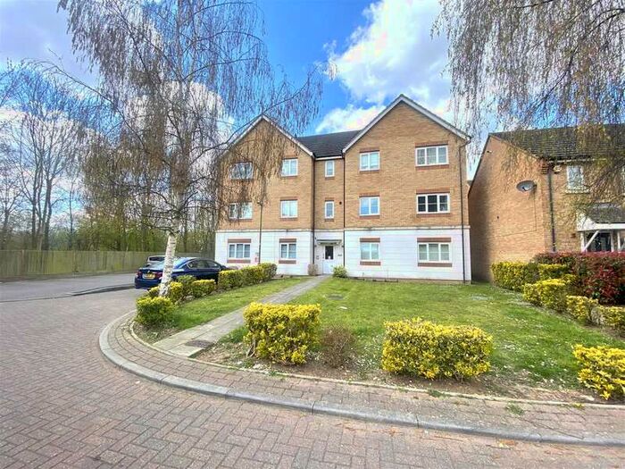 2 Bedroom Flat To Rent In Huron Road, Broxbourne, EN10