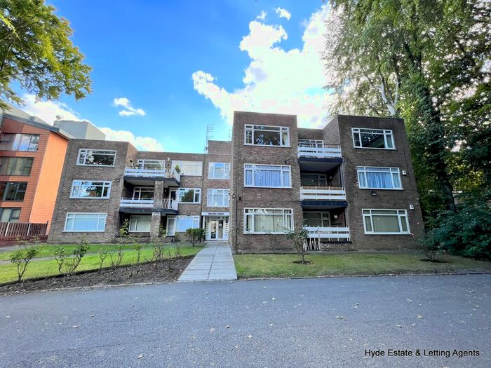 2 Bedroom Flat To Rent In Bury Old Road, Salford, M7