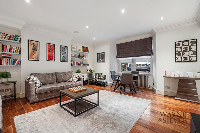 3 Bedroom Flat To Rent In Fitzjohn's Avenue, Hampstead, NW3