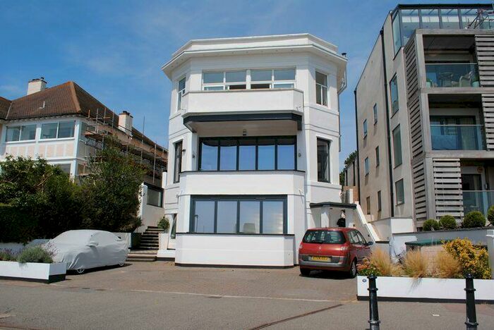 2 Bedroom Flat To Rent In Chalkwell Esplanade, Chalkwell, SS0