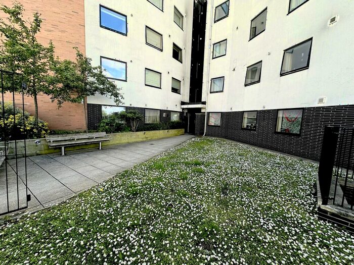 1 Bedroom Penthouse To Rent In Apple Grove, Harrow, HA2