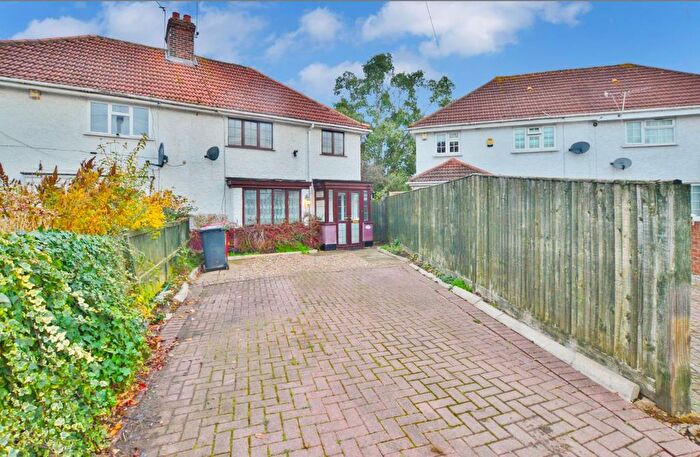 3 Bedroom Property For Sale In First Crescent, Slough, SL1