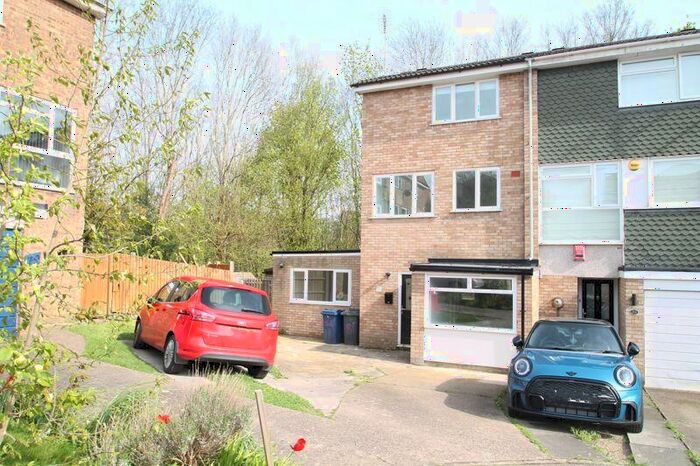 3 Bedroom End Of Terrace House To Rent In Robinson Road, High Wycombe, HP13