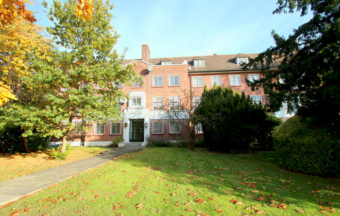2 Bedroom Flat To Rent In Widecombe Court (), Lyttleton Road, East Finchley, N2