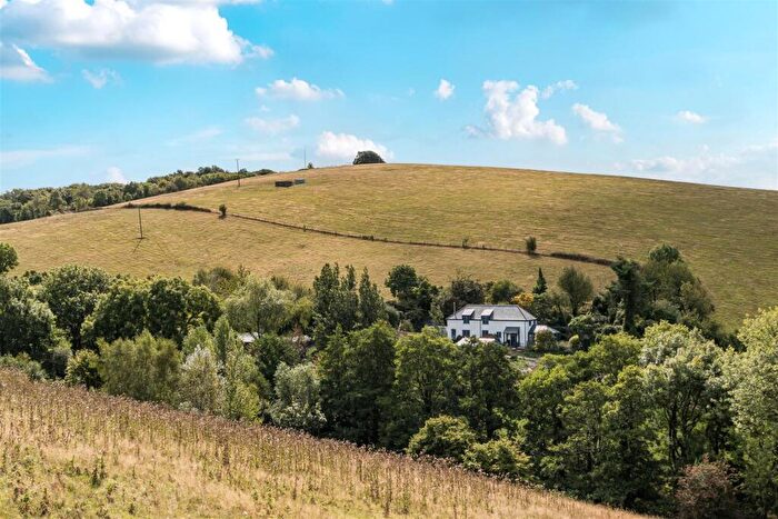 3 Bedroom Detached House For Sale In Whitestone, EX4