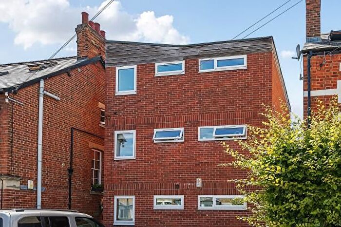 2 Bedroom Flat For Sale In Hurst Street, Oxford, OX4