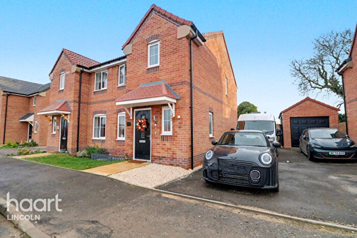3 Bedroom Semi-Detached House For Sale In Aintree Drive, Market Rasen, LN8