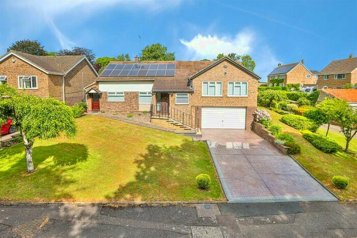 4 Bedroom Detached House For Sale In Dovecote Drive, Little Addington, NN14