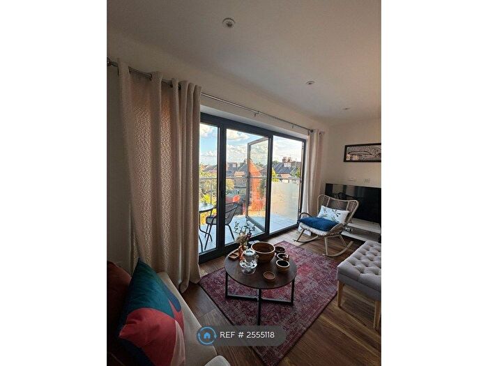 2 Bedroom Flat To Rent In Canberra Road, West Ealing, W13
