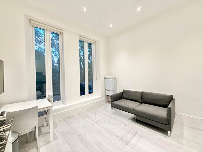 1 Bedroom Flat To Rent In - Fordwych Road, NW2