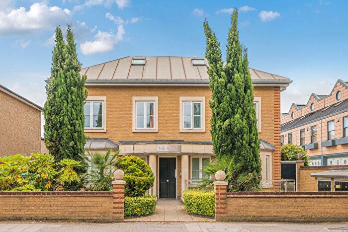 2 Bedroom Flat For Sale In The Grove, London, W5