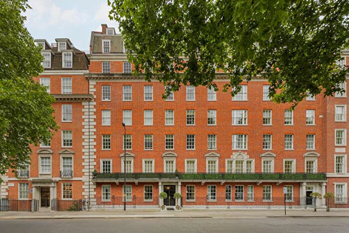5 Bedroom Flat For Sale In Grosvenor Square, London, W1K