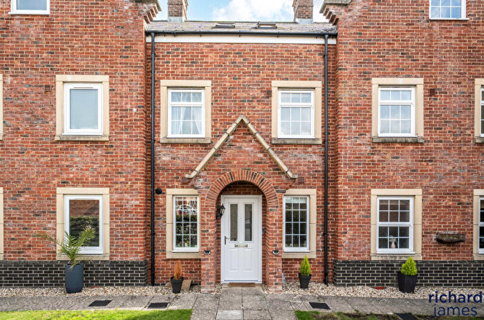 3 Bedroom Terraced House For Sale In Winterbourne Road, Haydon End, Swindon, SN25