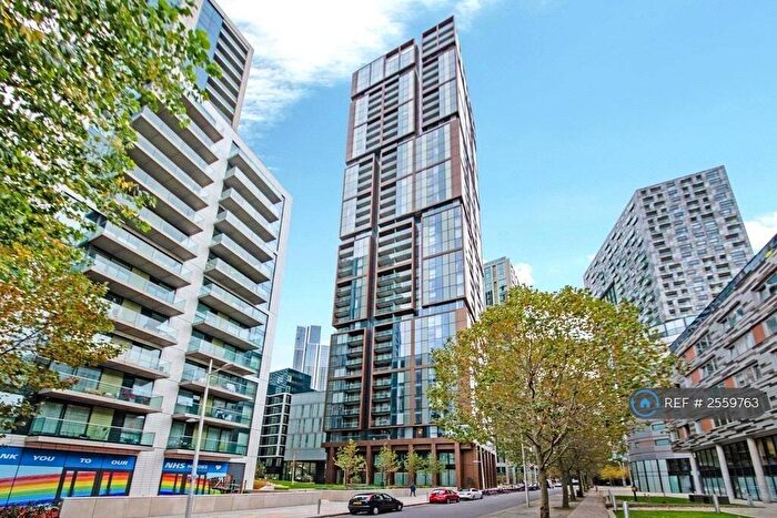 Studio To Rent In Maine Tower, London, E14