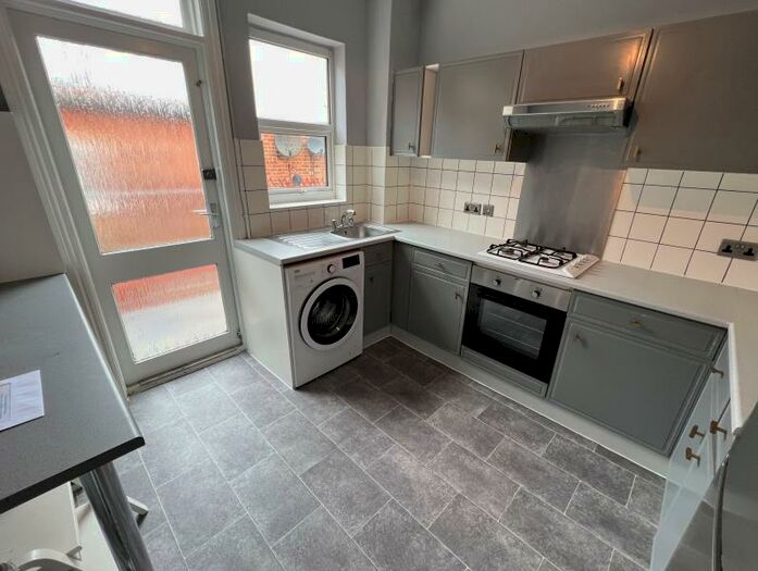 2 Bedroom Flat To Rent In Dollis Park, Finchley, N3