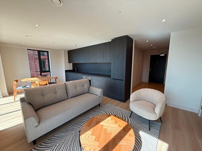 2 Bedroom Flat To Rent In Waterhouse Gardens, Dutton Street, M3