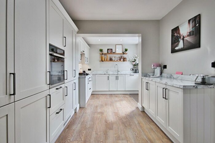 3 Bedroom End Of Terrace House For Sale In Newtondale, Kingston Upon Hull, HU7