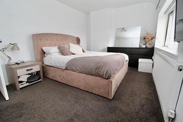 2 Bedroom End Of Terrace House For Sale In Brownfield Road, Shard End, Birmingham, B34