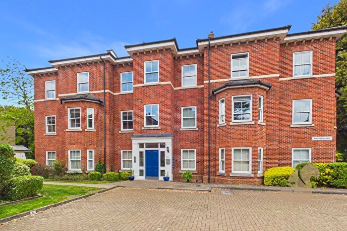 2 Bedroom Flat For Sale In Woodland Drive, Colchester, CO3