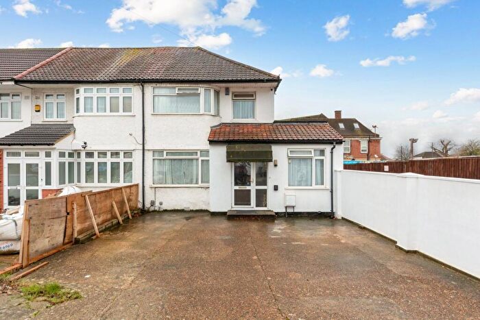 5 Bedroom End Of Terrace House For Sale In Millais Gardens, Edgware, HA8