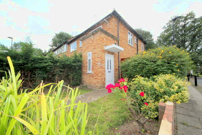 2 Bedroom Maisonette To Rent In The Glade, Winchmore Hill, N21