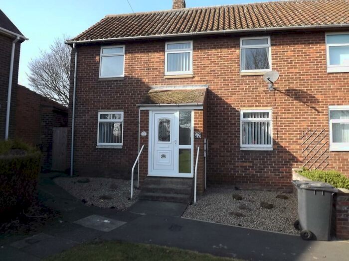 3 Bedroom Semi-Detached House To Rent In Finchale Road, Framwellgate Moor, Durham, DH1