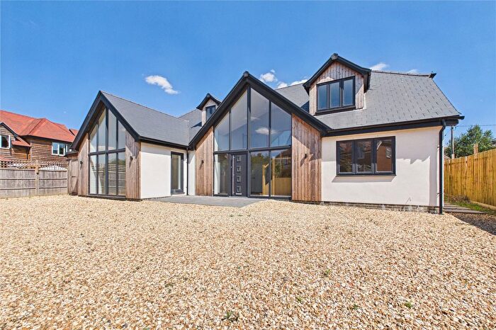 4 Bedroom Detached House For Sale In Gap Way, Woodcote, Reading, Oxfordshire, RG8