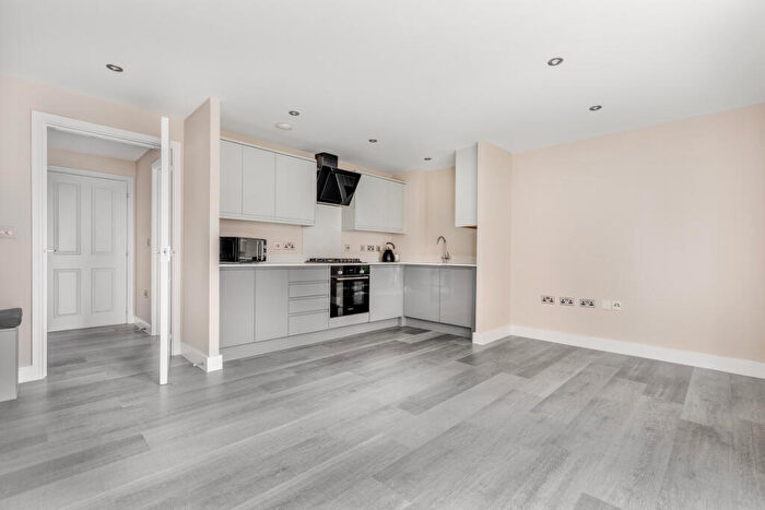 1 Bedroom Apartment For Sale In Heron Way, Wallington, SM6