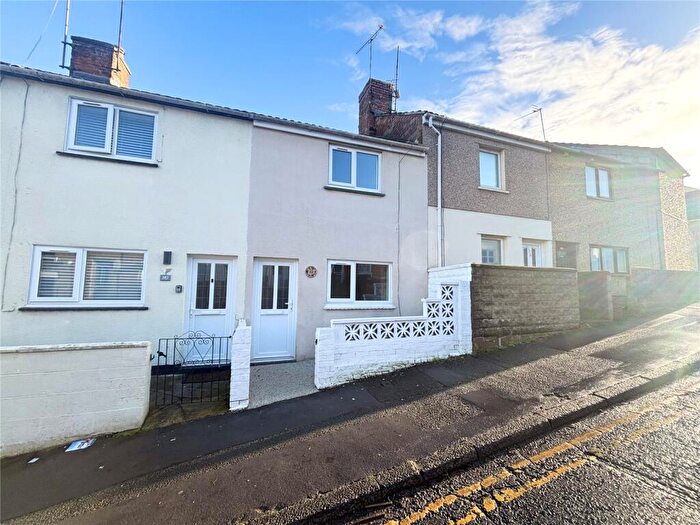 2 Bedroom Terraced House To Rent In Eastcott Hill, Old Town, Swindon, Wiltshire, SN1