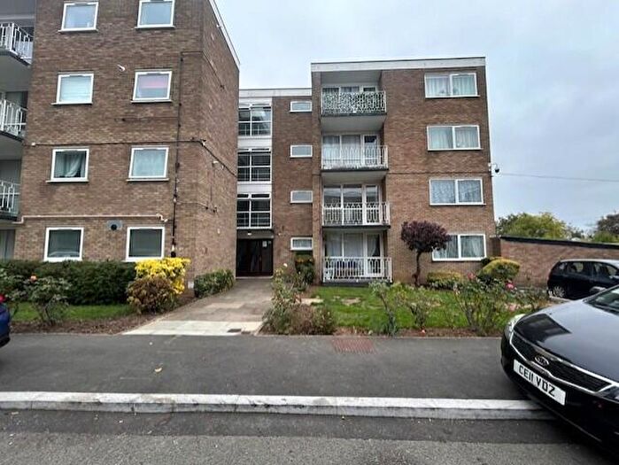 2 Bedroom Apartment For Sale In Sunnydene Gardens, Wembley, HA0