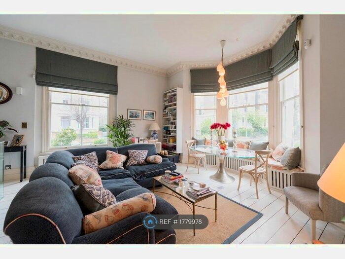 2 Bedroom Flat To Rent In Oxford Gardens, London, W10