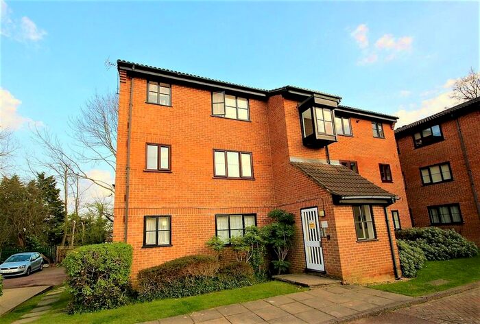 1 Bedroom Flat To Rent In Tempsford Close, Enfield, EN2