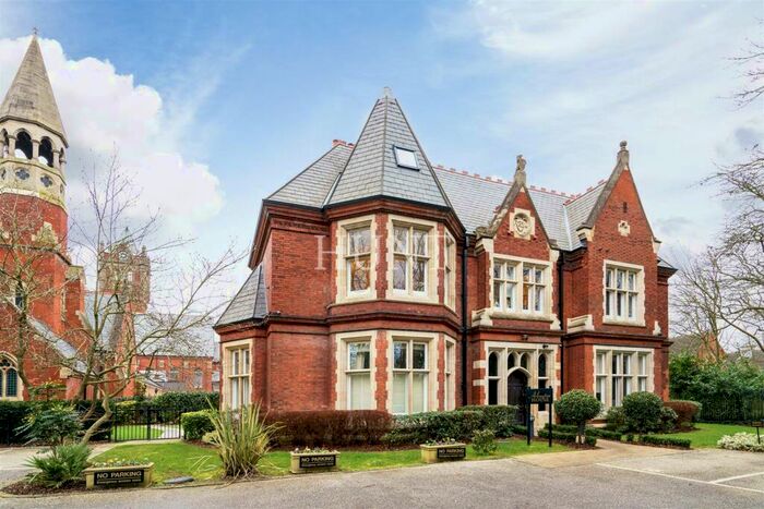 2 Bedroom Duplex To Rent In Arlington House, Repton Park, Woodford Green, Essex, IG8