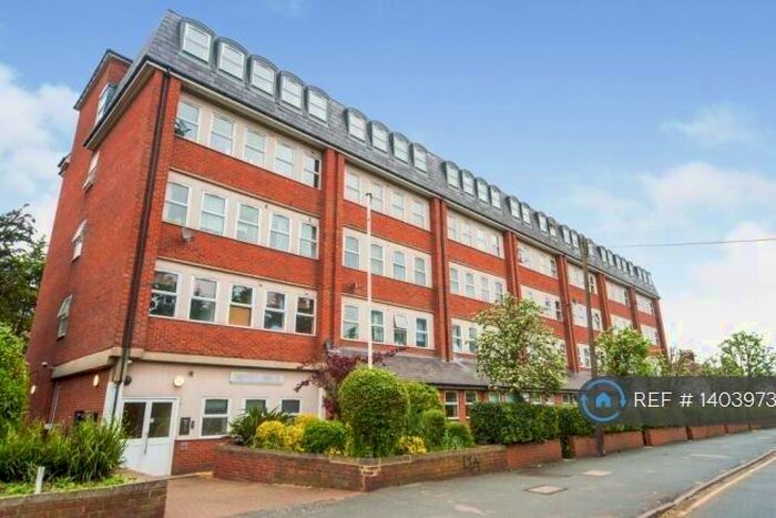 2 Bedroom Flat To Rent In Trinity House, Waltham Cross, EN8