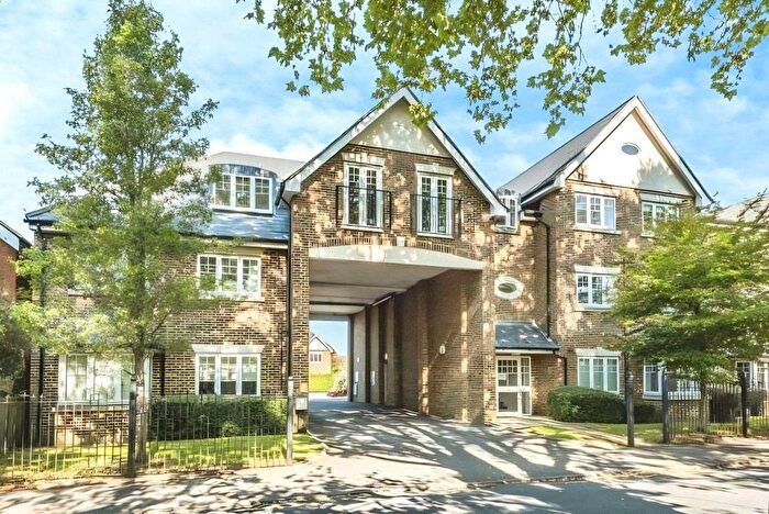 1 Bedroom Flat For Sale In Maybury Road, Woking, Surrey, GU21