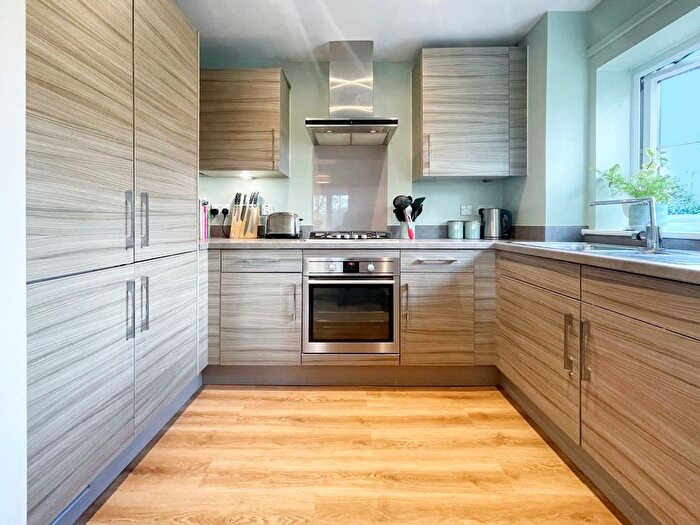 1 Bedroom Flat For Sale In Abrahams Close, Amersham, HP7