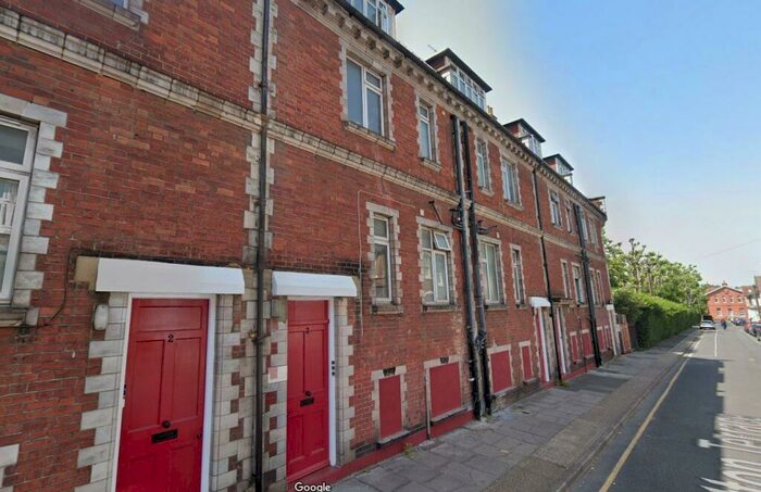 4 Bedroom Flat To Rent In Gratton Terrace, Cricklewood, London, NW2