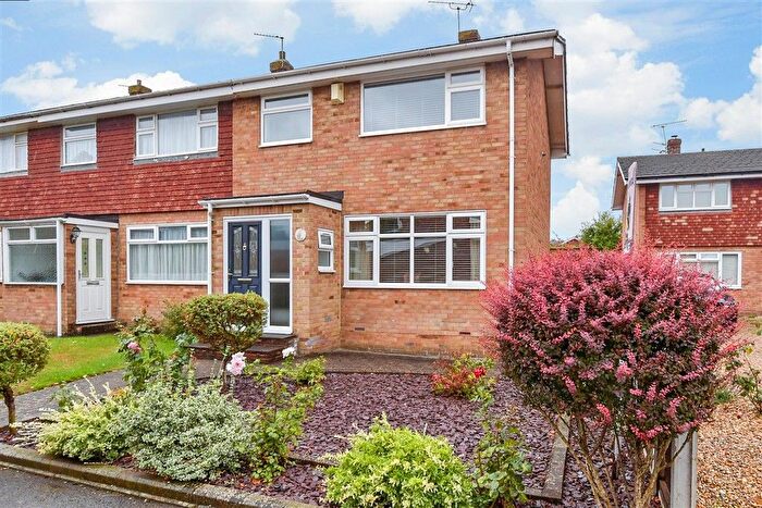 3 Bedroom Semi-Detached House For Sale In Mallard Walk, Larkfield, Kent, ME20