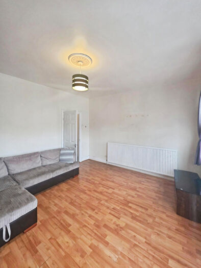 1 Bedroom Flat For Sale In Liddington Road, Stratford, London, Greater London, E15