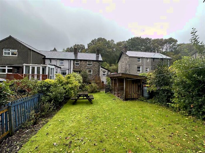 2 Bedroom Cottage For Sale In Castle Terrace, Dolwyddelan, LL25