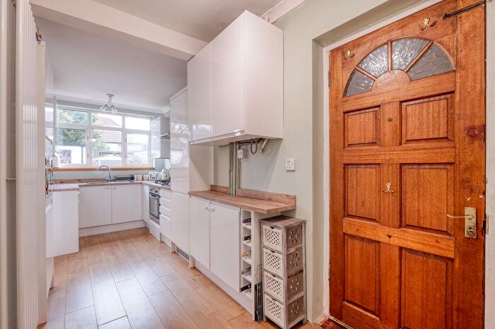 3 Bedroom Semi-detached House For Sale In Kingshurst Road, Birmingham, B31