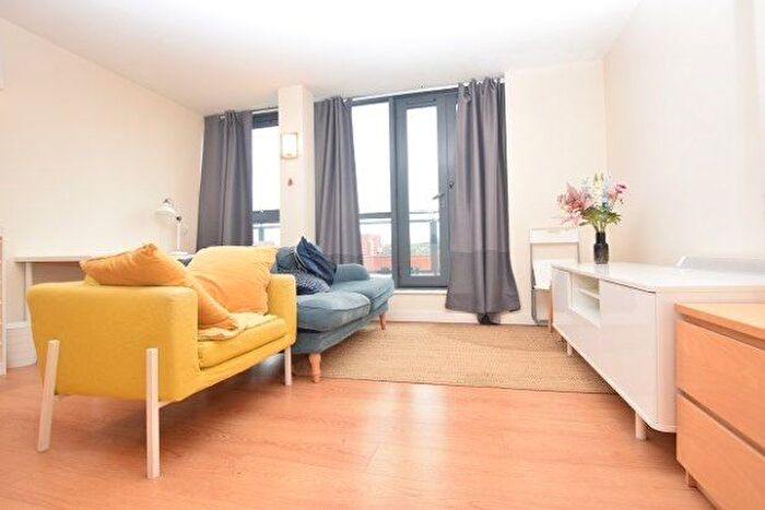 1 Bedroom Flat To Rent In West One City, Sheffield, S1