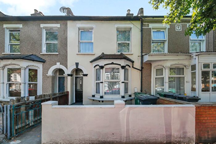 3 Bedroom Property For Sale In Westdown Road, London, E15
