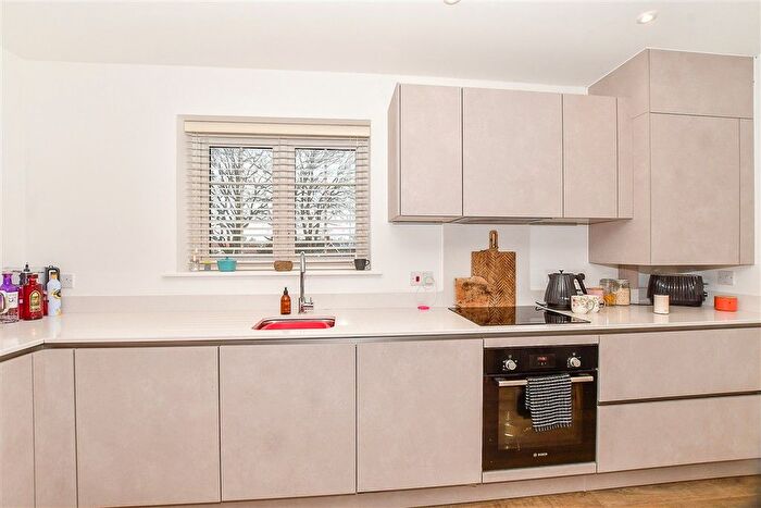 1 Bedroom Coach House For Sale In Elizabeth Gardens, Northiam, Rye, East Sussex, TN31