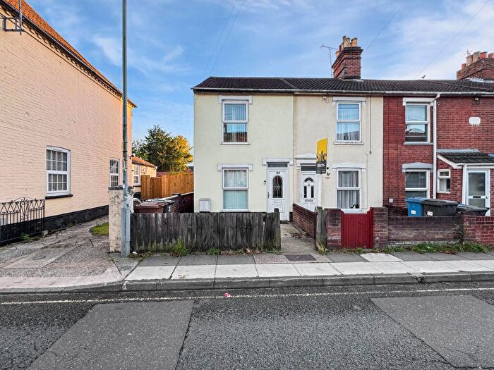 3 Bedroom End Of Terrace House For Sale In Foxhall Road, Ipswich, IP3