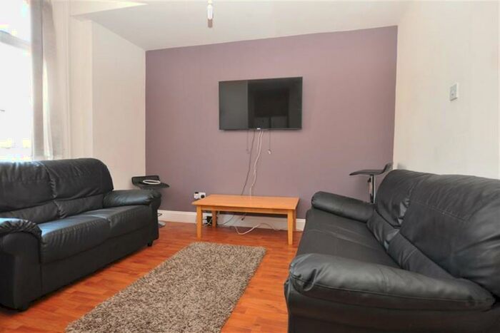 5 Bedroom Maisonette To Rent In Dinsdale Road, Sandyford, Newcastle Upon Tyne, NE2