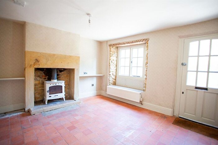 1 Bedroom Property To Rent In South Street, Hinton St. George, TA17